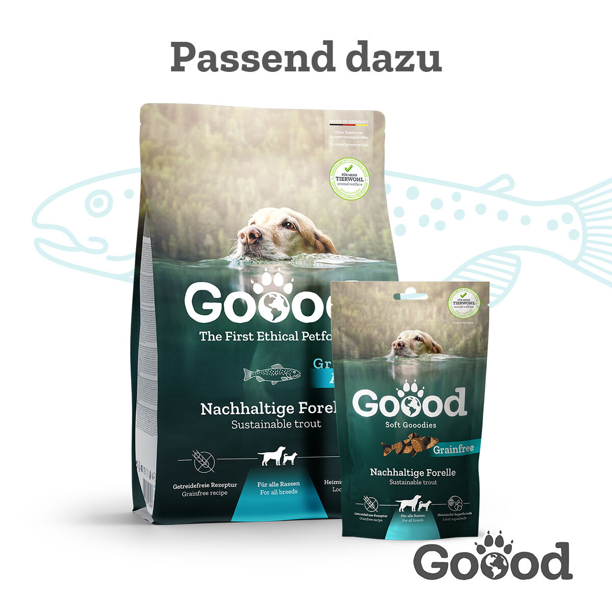 Zwei Verpackungen von Goood-Hundefutter mit nachhaltiger Forelle. Der Text „Getreidefreie Rezeptur“, „Für alle Rassen“ und "Heimische Superfoods" heben die Eigenschaften hervor. Ein Hund taucht aus Wasser im Hintergrund auf.
