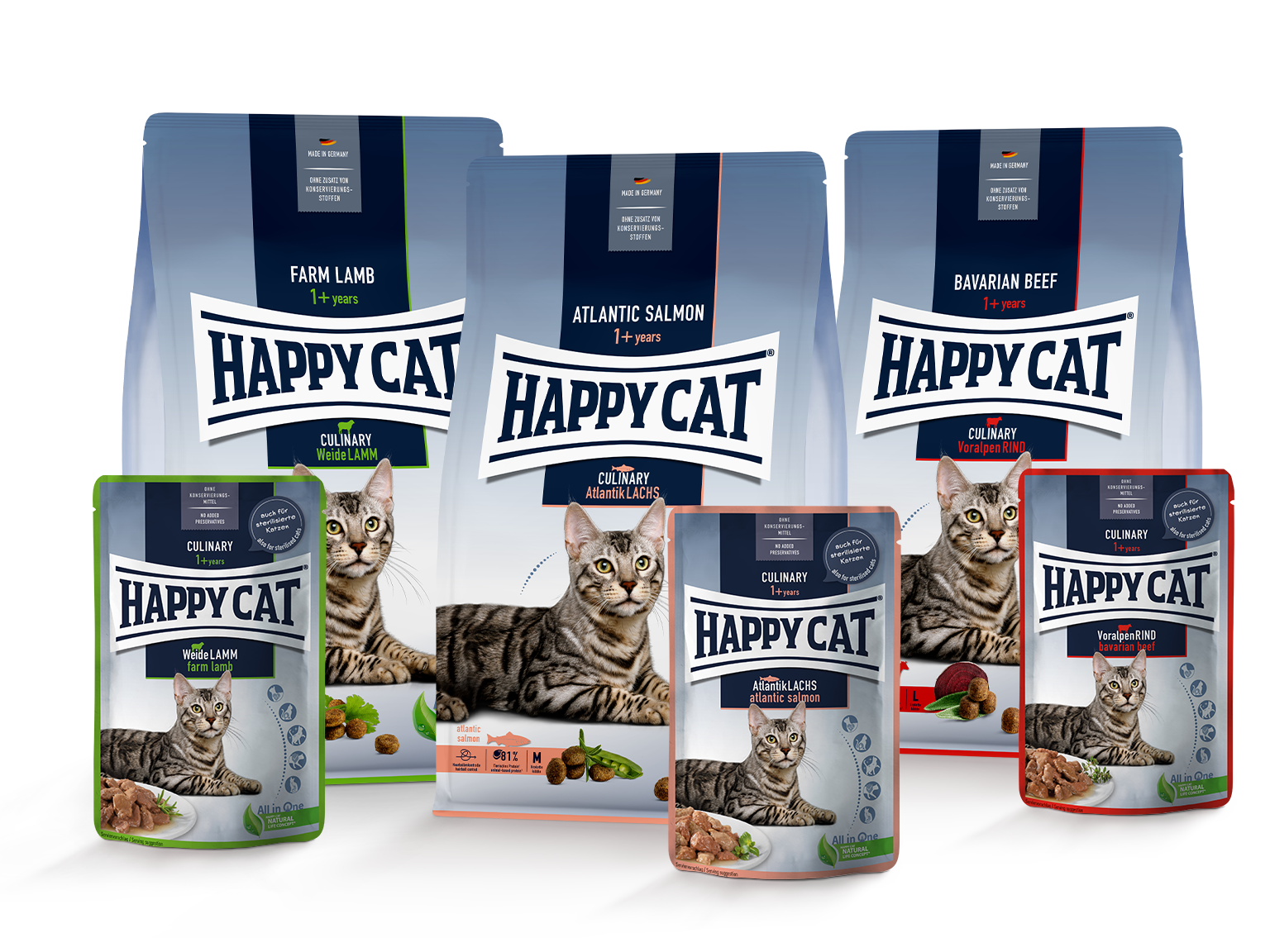 Drei Trockenfutterpackungen und drei Nassfutterbeutel der Produktlinie Happy Cat Culinary