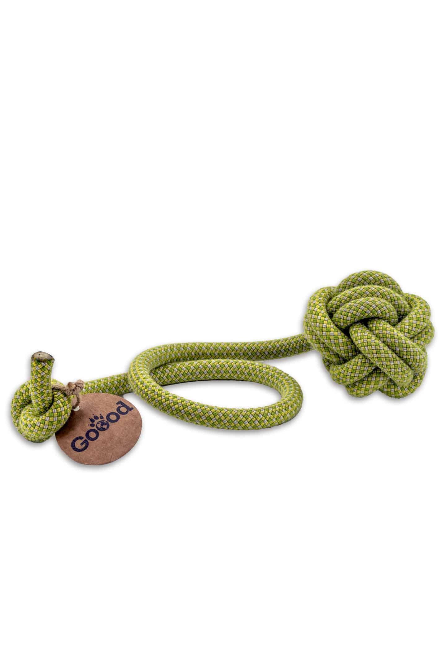 Nachhaltiger Schleuderball Grünes Hundespielzeug aus geflochtenem Seil, geknotet, mit Goood-Label versehen. Ideal für Zerrspiele oder zum Apportieren im Freien.