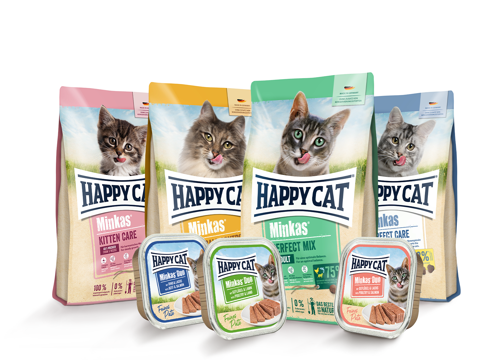 Verschiedene Happy Cat Katzennahrungsprodukte mit verschiedenen Geschmacksrichtungen und Verpackungen. Text auf den Verpackungen: Happy Cat, Minkas, Kitten Care, Perfect Mix, Perfect Care, Minkas Duo.