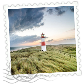 Briefmarke von einem Leuchtturm an der Ostsee.