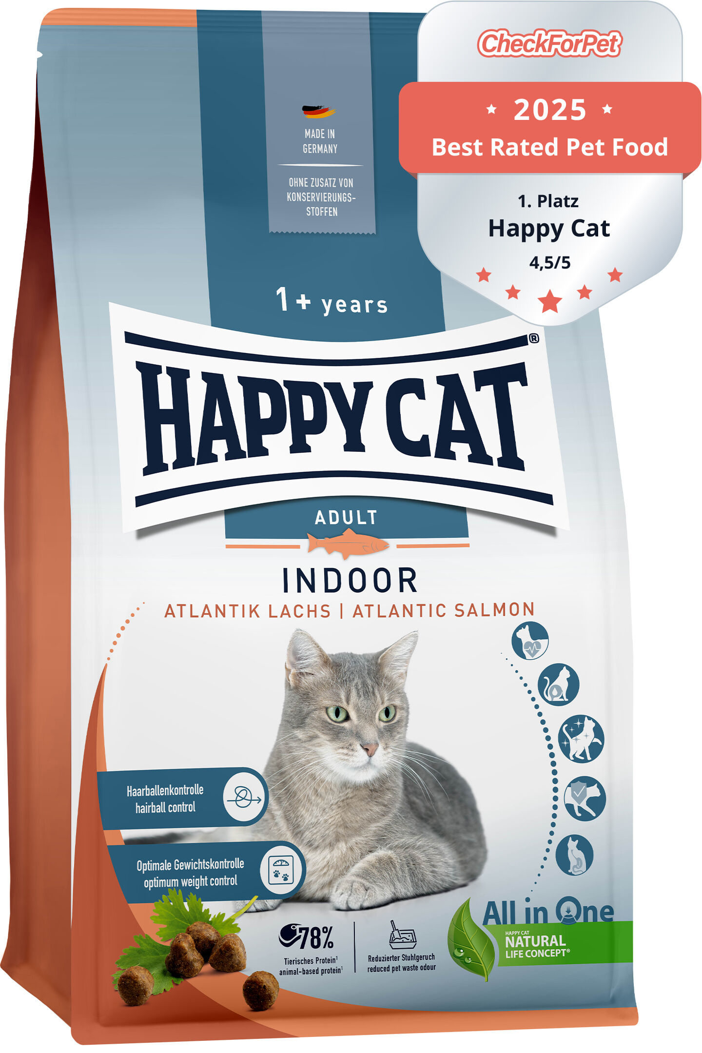 Ein Katzentrockenfutterbeutel mit der Aufschrift "Happy Cat Indoor Atlantik Lachs", zeigt eine graue Katze. Auszeichnungen: "Best Rated Pet Food 2023". Merkmale: Haarball- und Gewichtskontrolle.